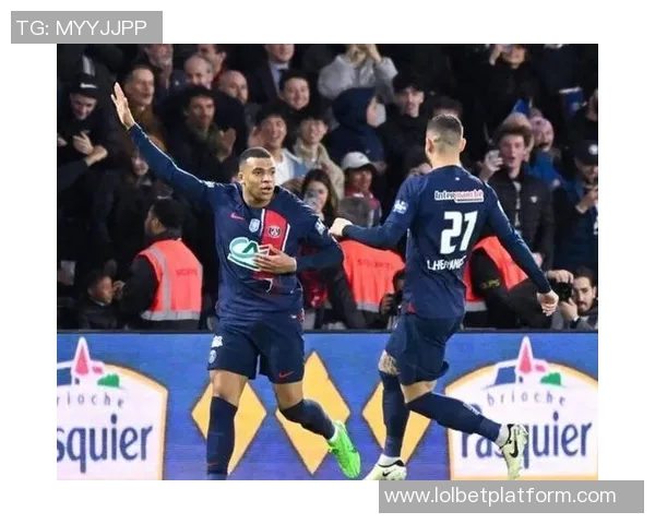 足总杯精彩对决尤文图斯与巴黎圣日耳曼战成平局转会传闻引发热议